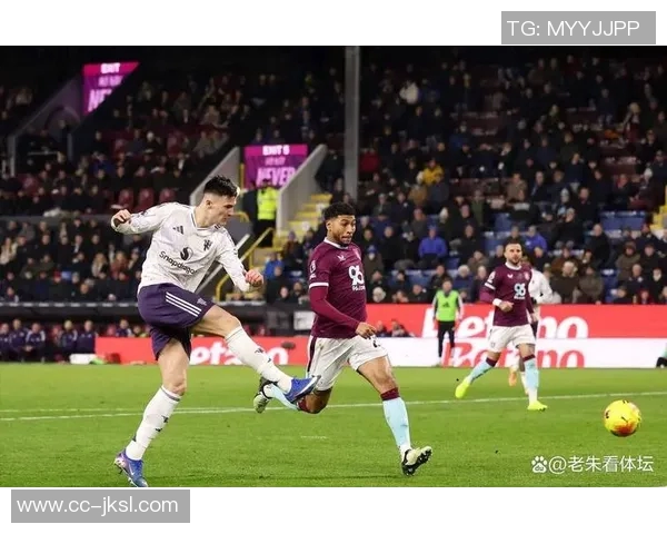 回忆曼市德比的经典瞬间复古球衣与继海C罗卡里克的精彩表现